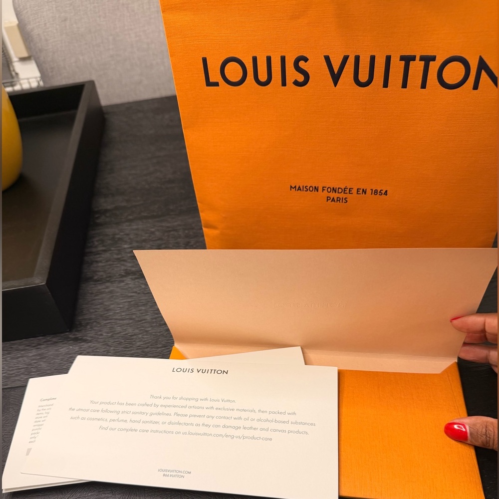 Louis Vuitton Shopping Bag with ribbon, smaller gift bag and gift tag. - Picture 5 of 9